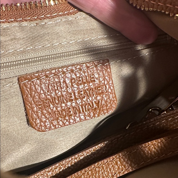 Italian Leather handbag / cross body bag - Picture 3 of 12